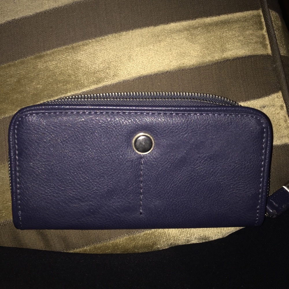 navy blue wallet